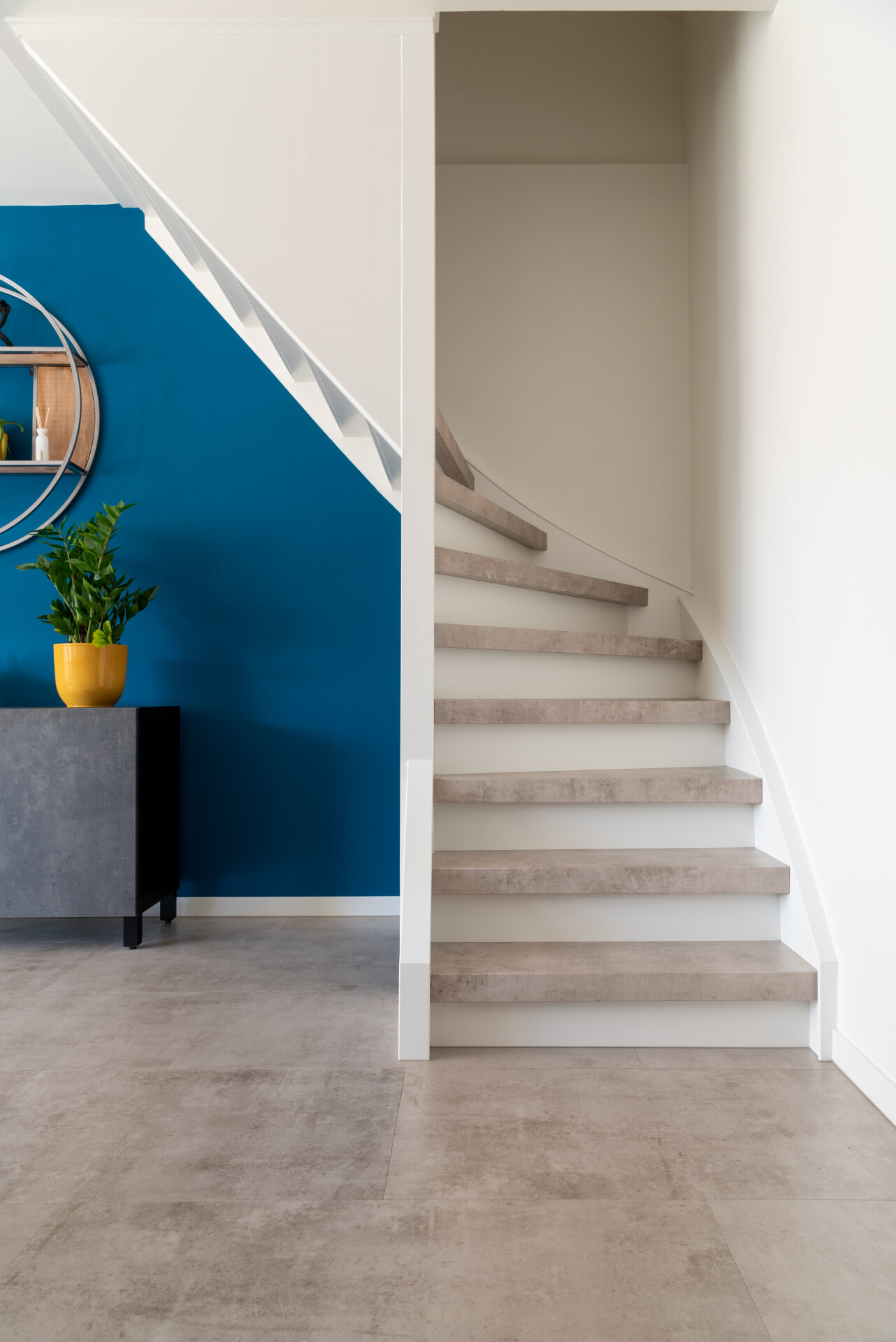 Même aspect que le revêtement de sol.